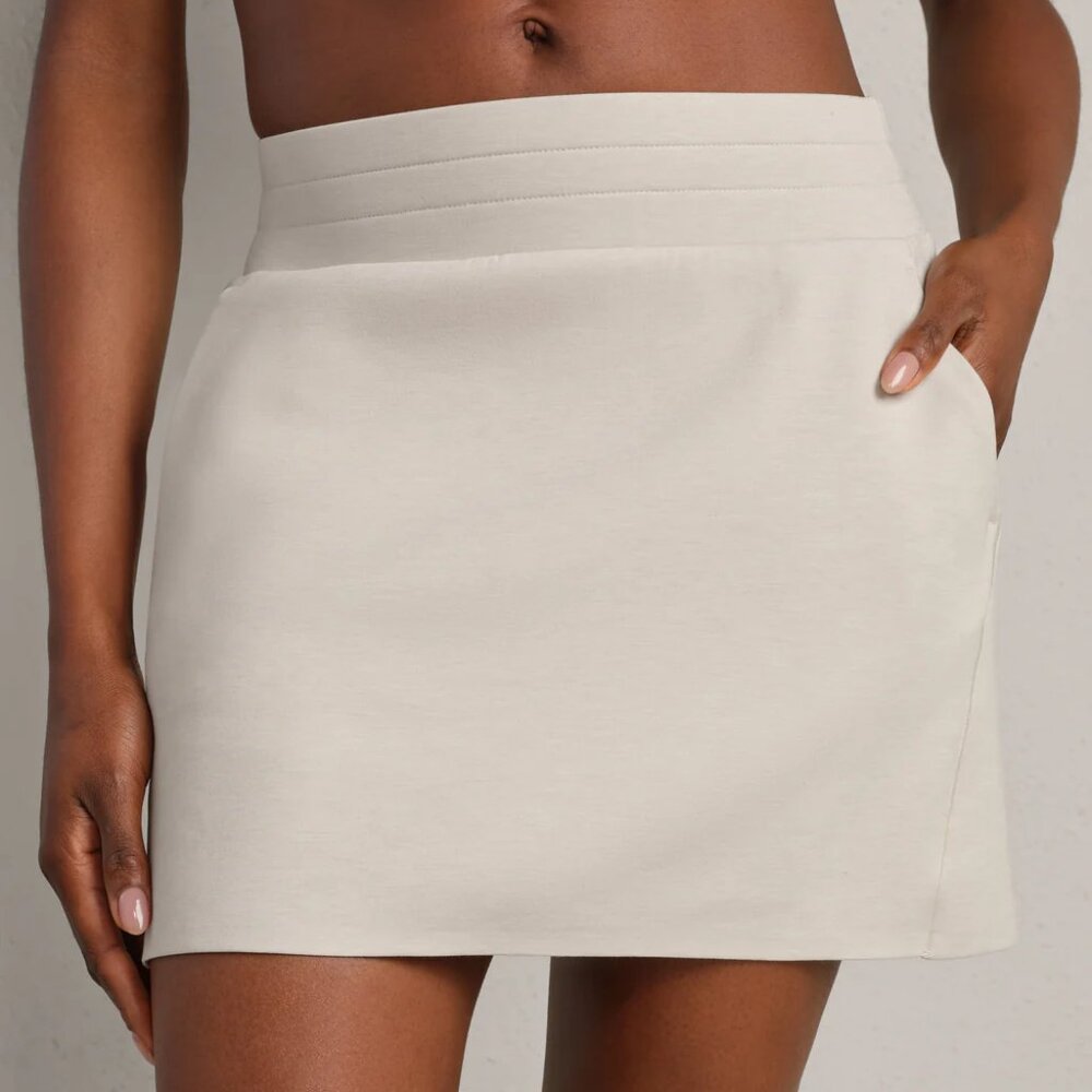 RHONE DreamGlow Women's Cream Athletic Skort